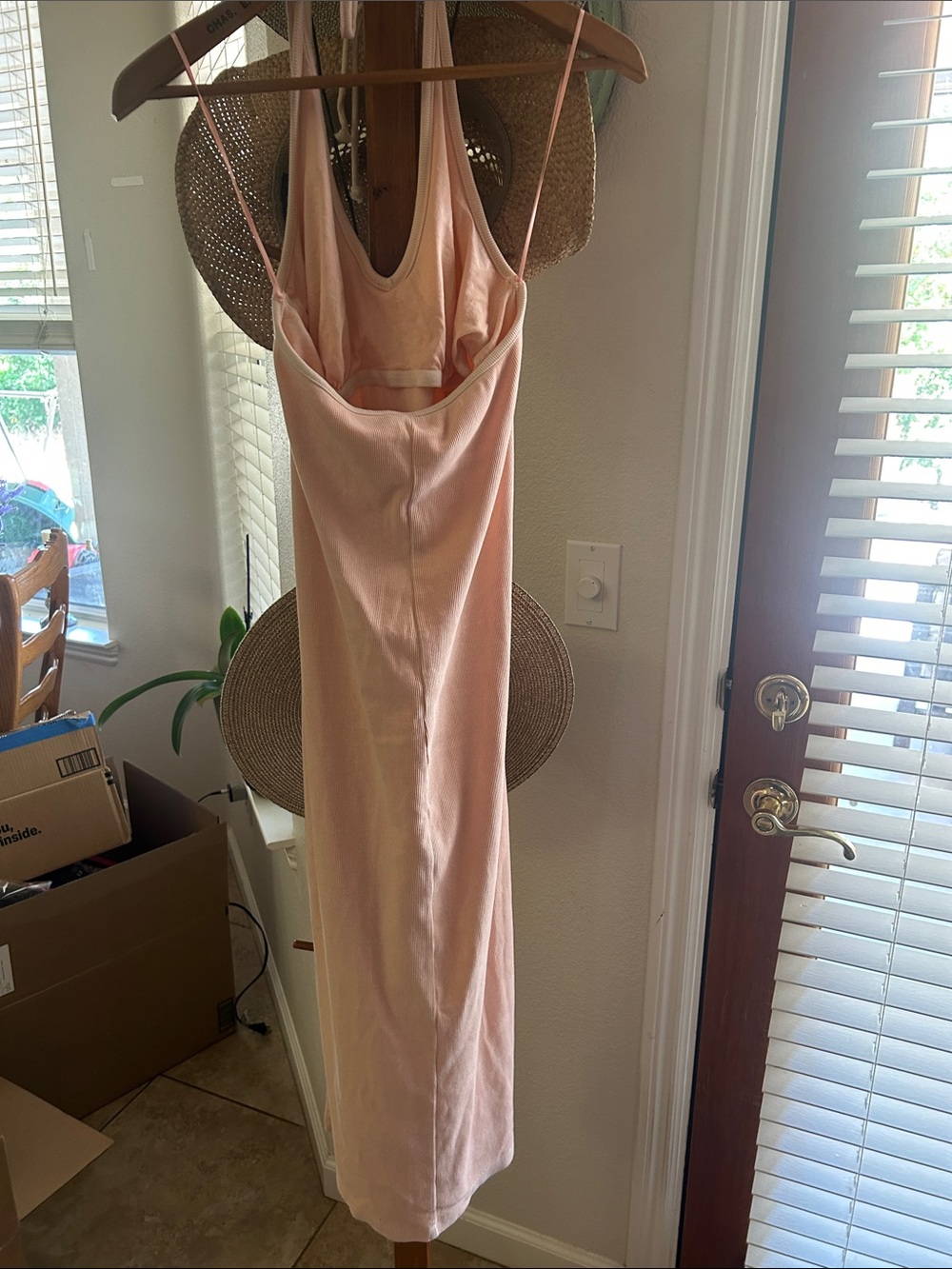 Old Navy Women's Sleeveless Maxi Dress in Light Pink - Picture 3 of 4